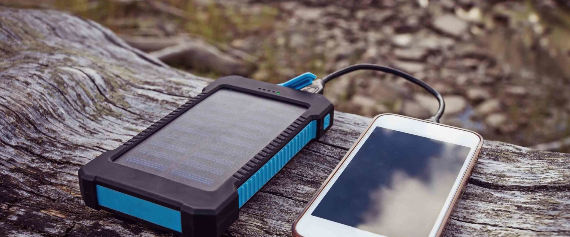 What is a Solar Power Bank and How Does it Work?